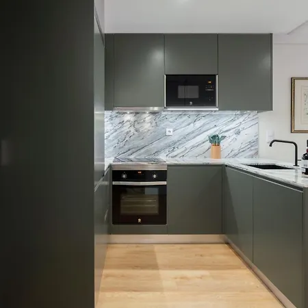 Stylish & Bright Flat With Balcony By Hostwise * Matosinhos