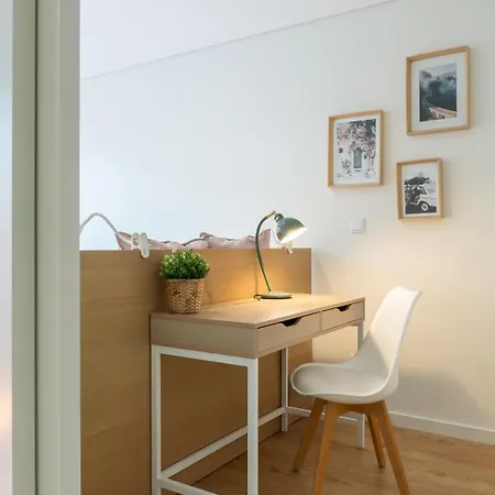 Stylish & Bright Flat With Balcony By Hostwise Apartamento