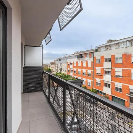 Stylish & Bright Flat With Balcony By Hostwise Apartman Matosinhos