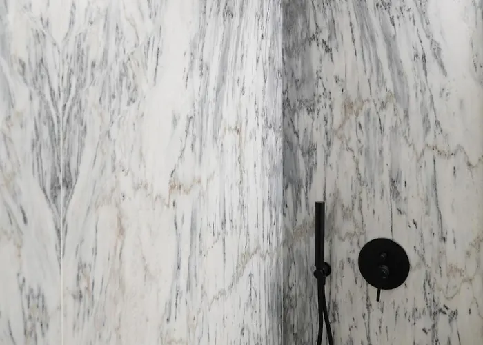 Stylish & Bright Flat With Balcony By Hostwise *