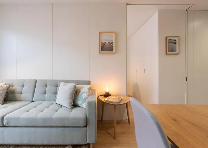 Stylish & Bright Flat With Balcony By Hostwise * Matosinhos (Porto)