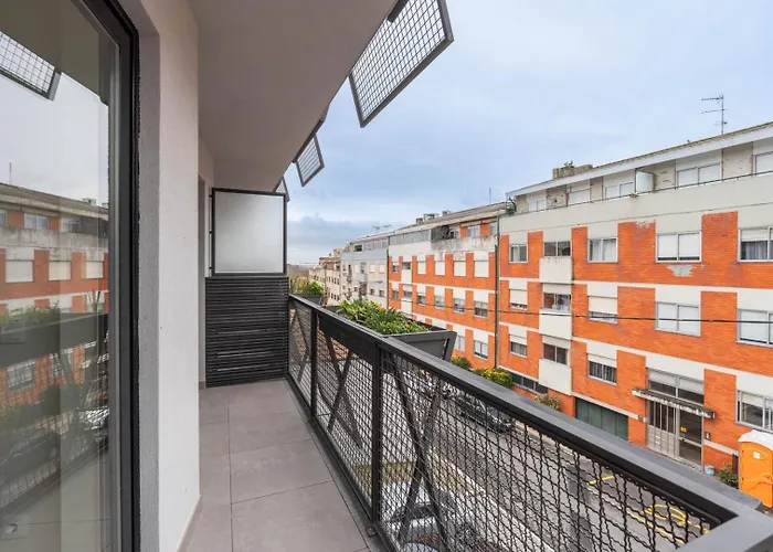 Stylish & Bright Flat With Balcony By Hostwise Apartment Matosinhos (Porto)