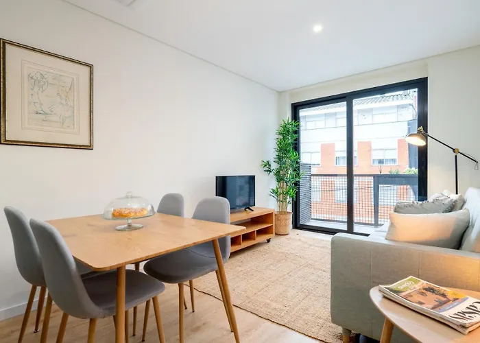 Apartment Stylish & Bright Flat With Balcony By Hostwise Matosinhos (Porto)